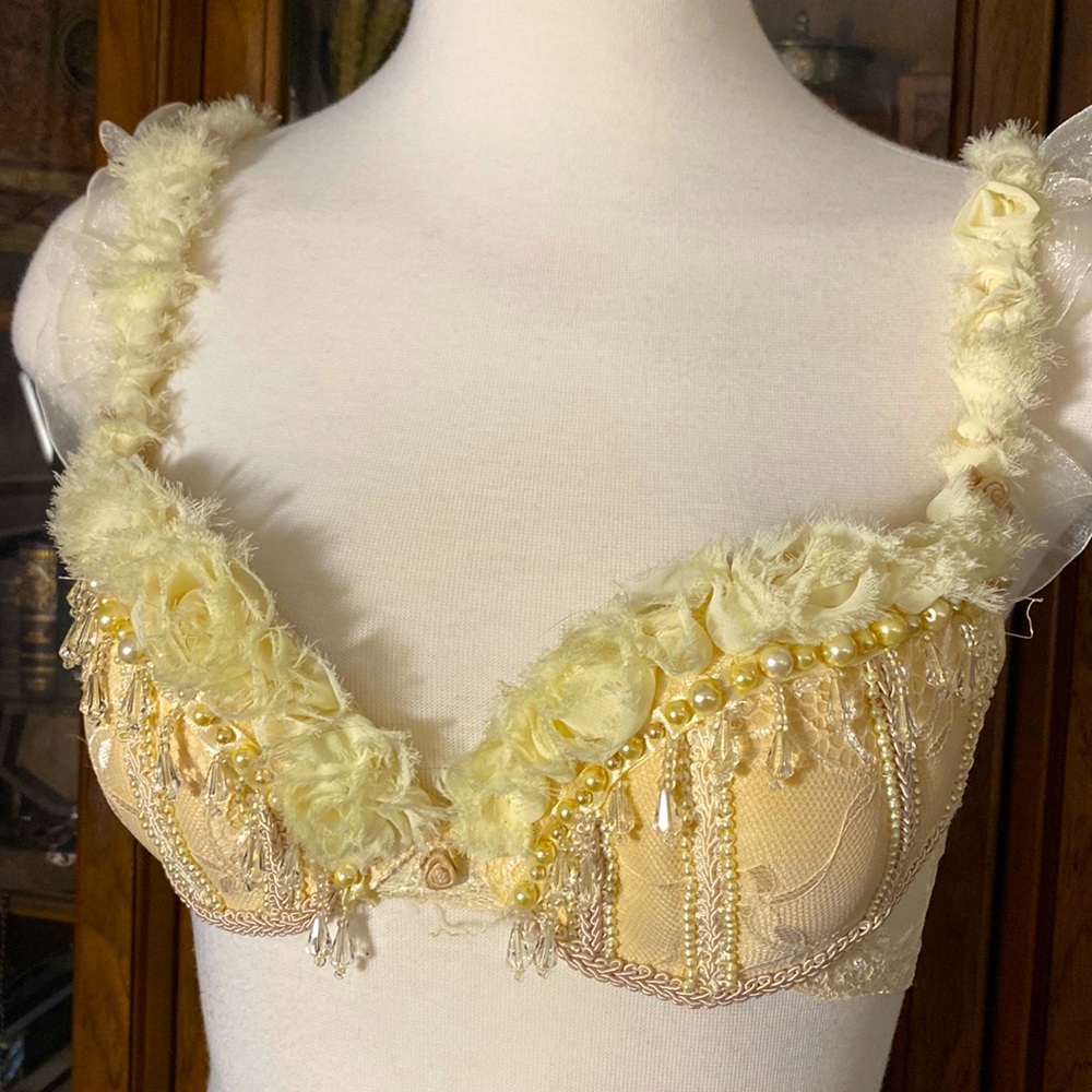 Burlesque Bra. Size 32B.